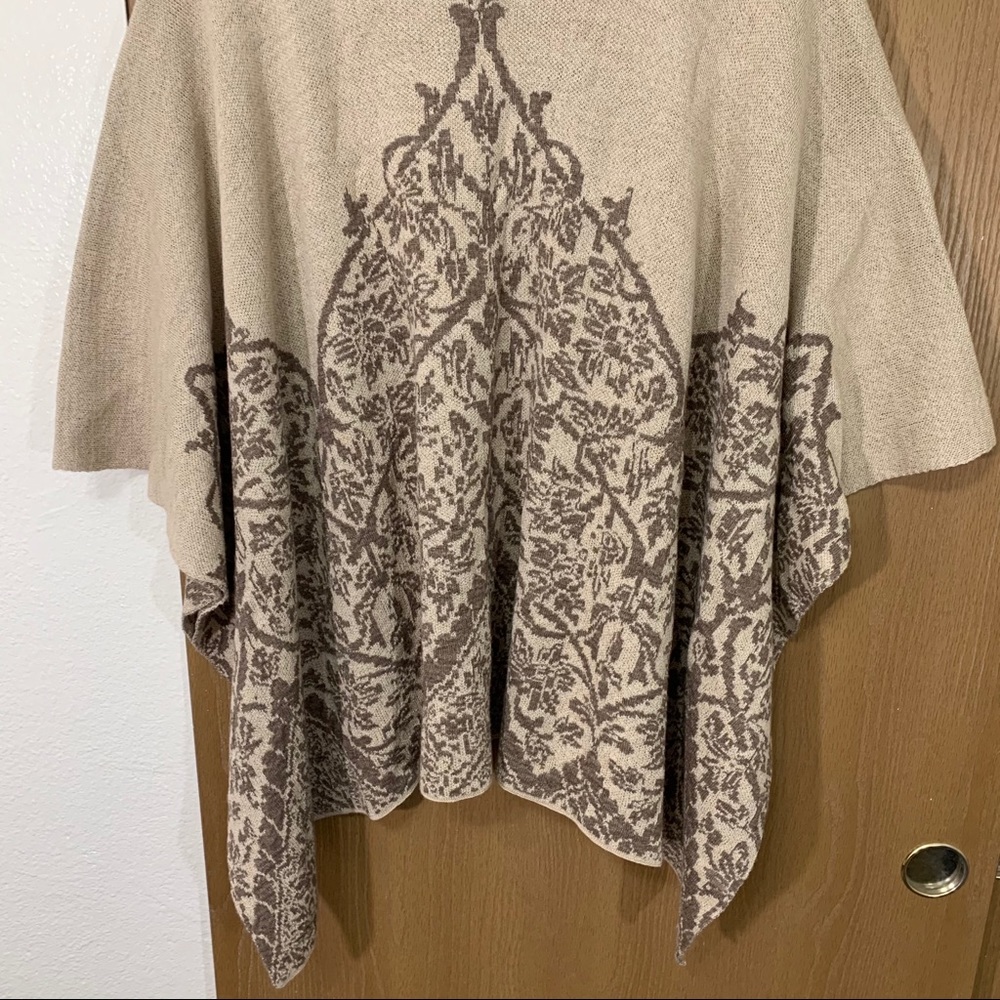 SOLD PERUVIAN CONNECTION Jewel Ethnic Poncho - Picture 3 of 8
